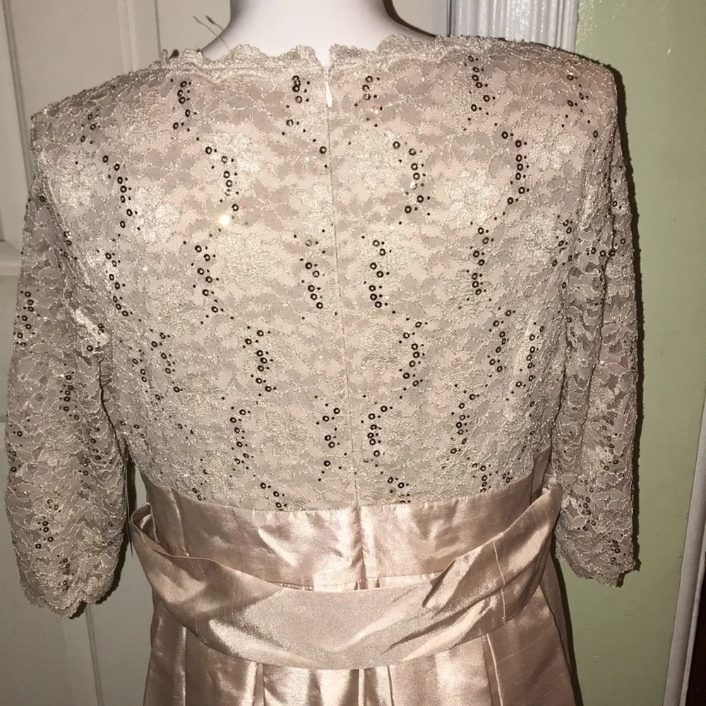 Dress - Picture 6 of 8